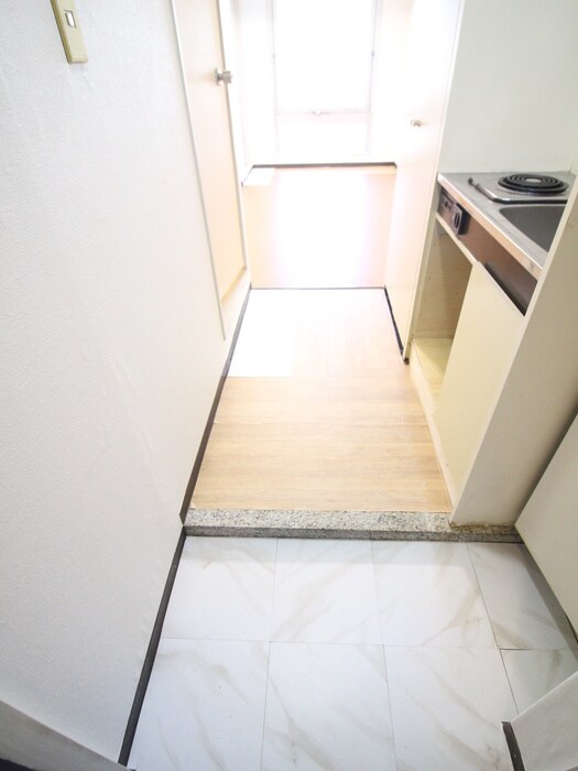 物件内観写真14　(玄関)