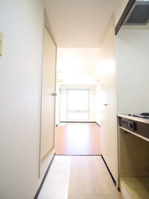 物件内観写真18　(廊下)