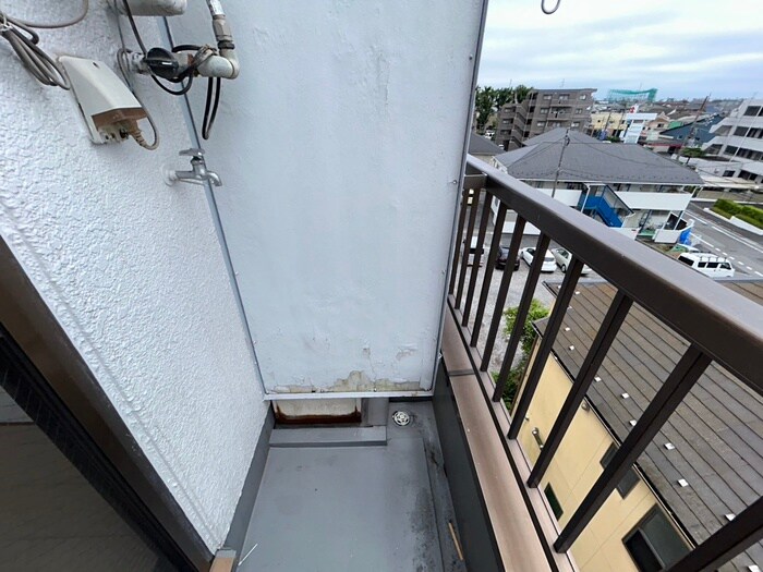 物件内観写真16　(洗濯機置場)