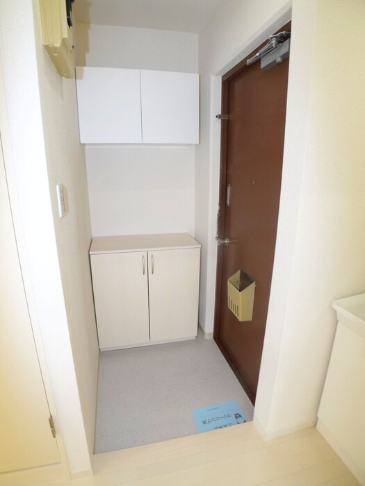 物件内観写真12　(玄関)