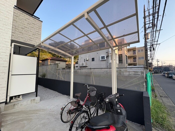 物件外観写真6　(駐輪場)