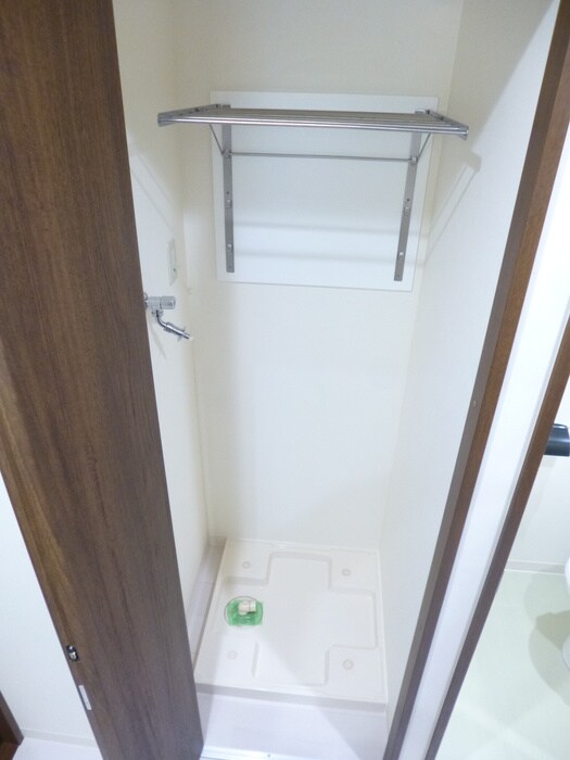 物件内観写真12　(洗濯機置場)