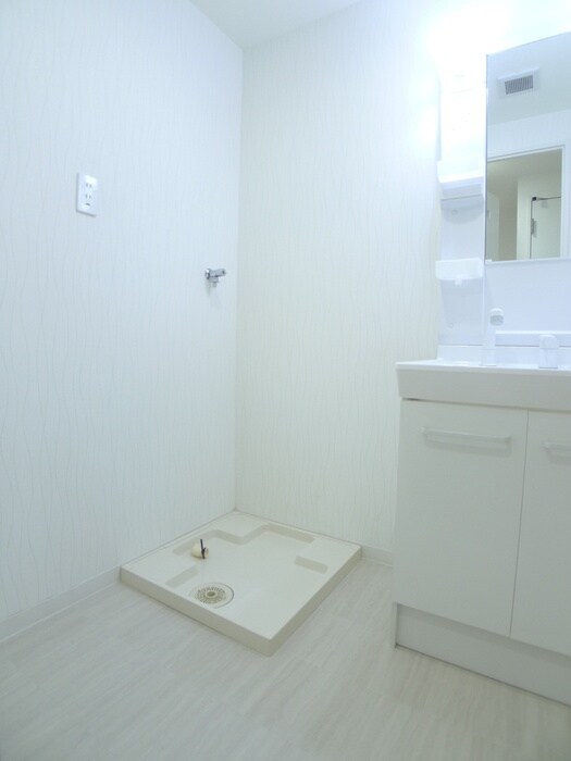 物件内観写真13　(洗濯機置場)