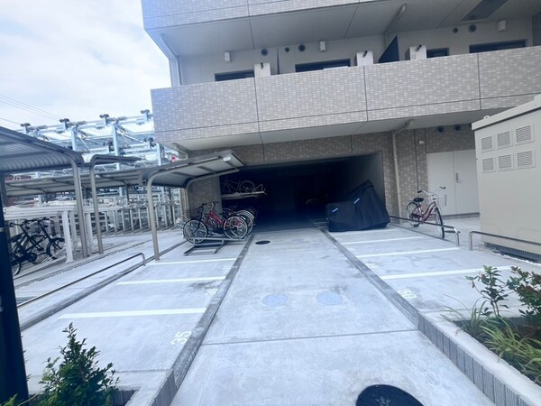 バイク置き場