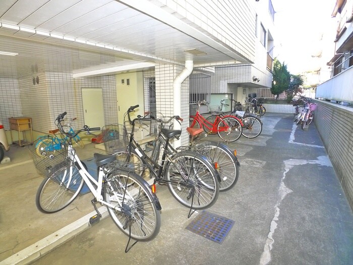 物件外観写真5　(駐輪場)