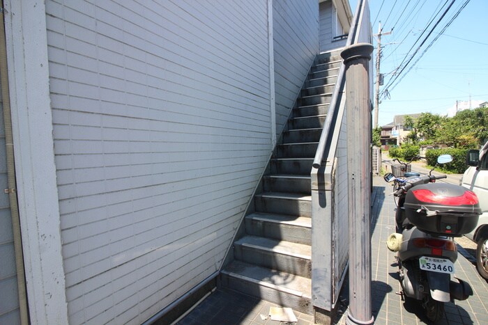 物件外観写真6　(エントランス部分)