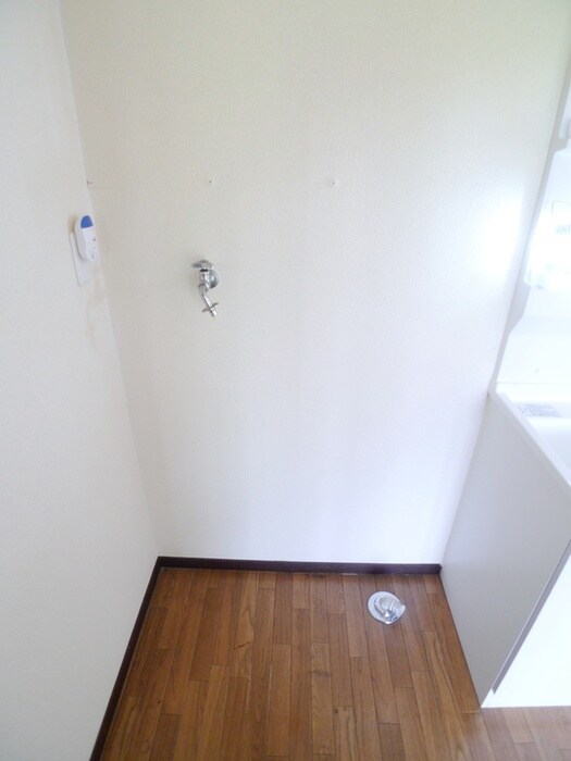 物件内観写真10　(洗濯機置場)