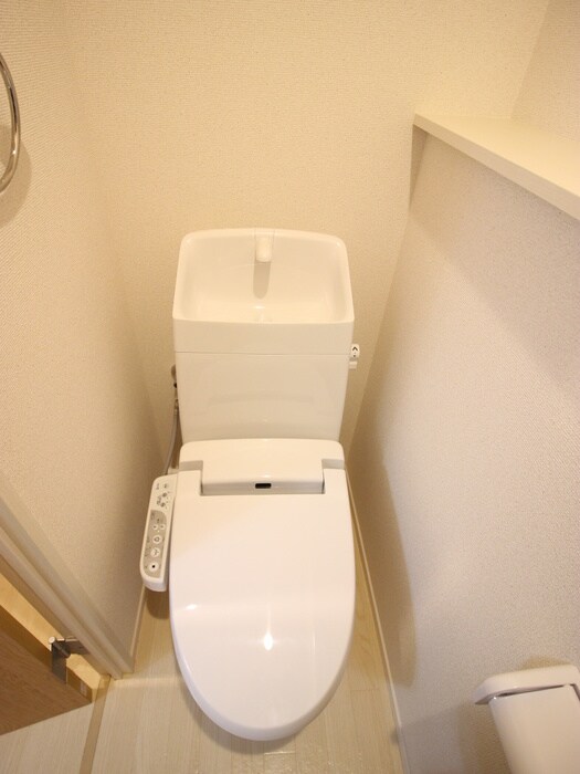 物件内観写真8　(トイレ)