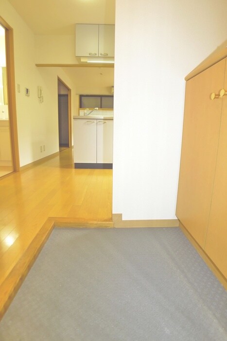 物件内観写真6　(玄関)