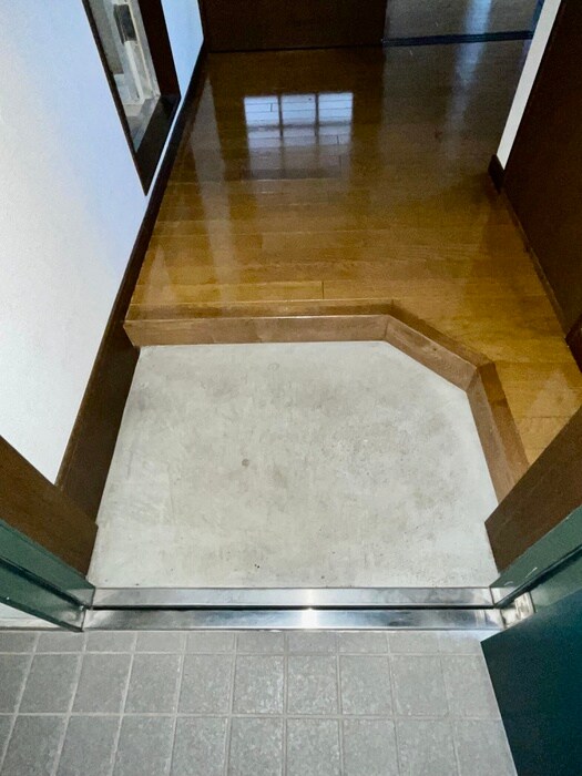 物件内観写真10　(玄関)