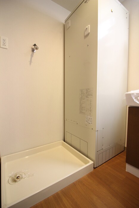 物件内観写真11　(洗濯機置場)