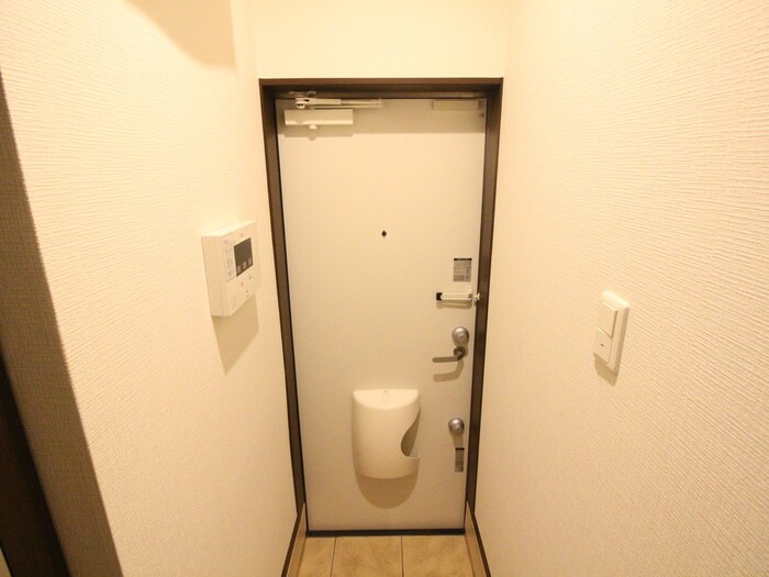 物件内観写真11　(玄関)