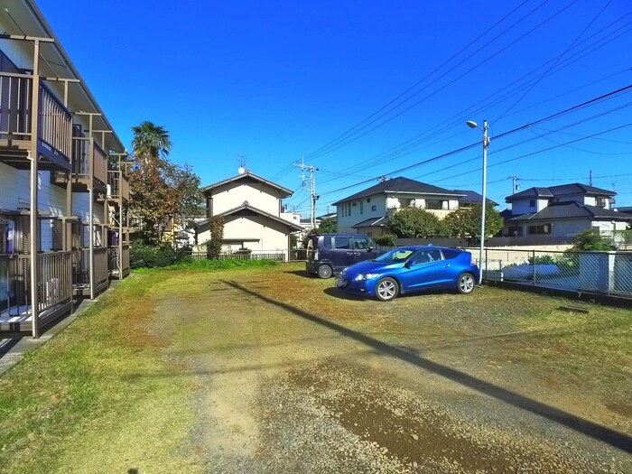 物件外観写真4　(駐車場)