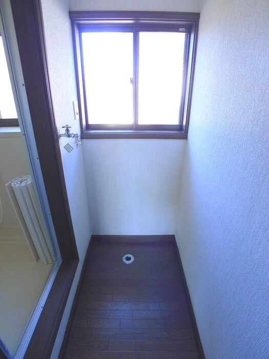 物件内観写真14　(洗濯機置場)