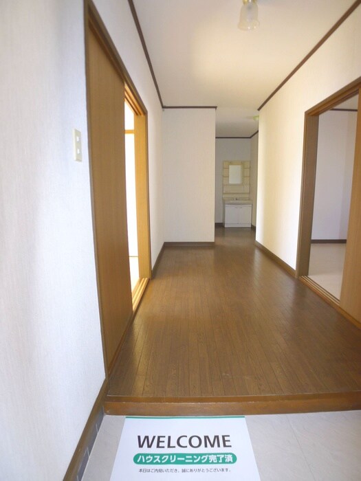 物件内観写真18　(玄関)