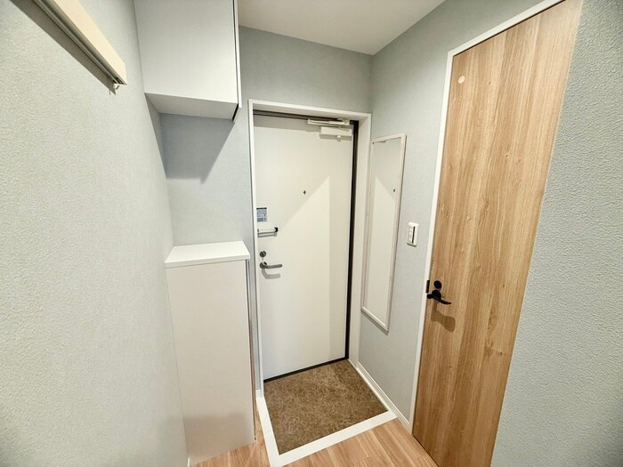 物件内観写真18　(玄関)