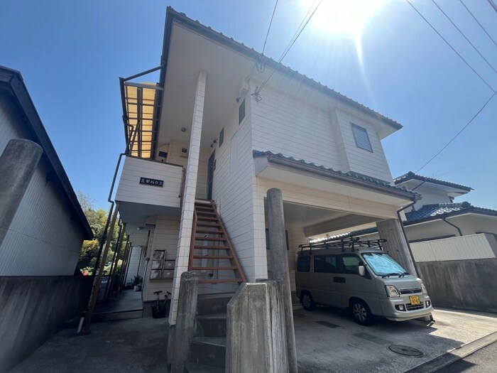 物件外観写真2　(駐車場)