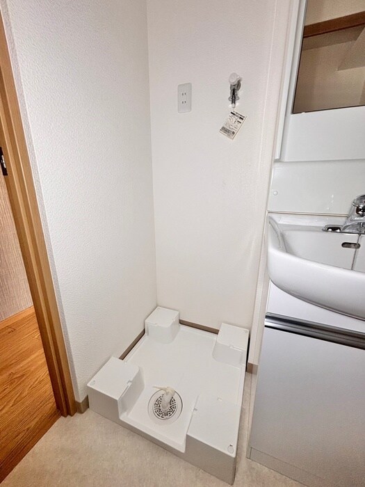 物件内観写真12　(洗濯機置場)