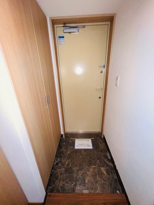 物件内観写真17　(玄関)