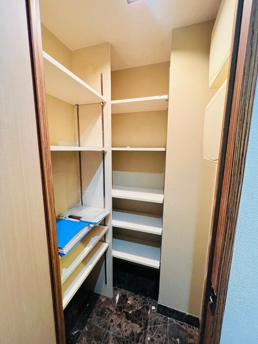 物件内観写真18　(靴箱)