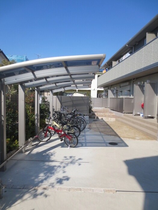 物件外観写真3　(駐輪場)