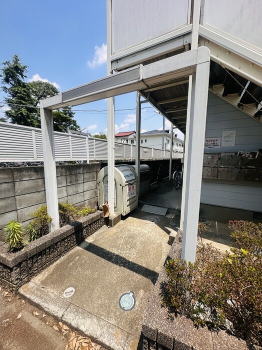 物件外観写真2　(エントランス部分)