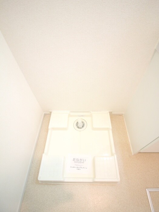 物件内観写真14　(洗濯機置場)