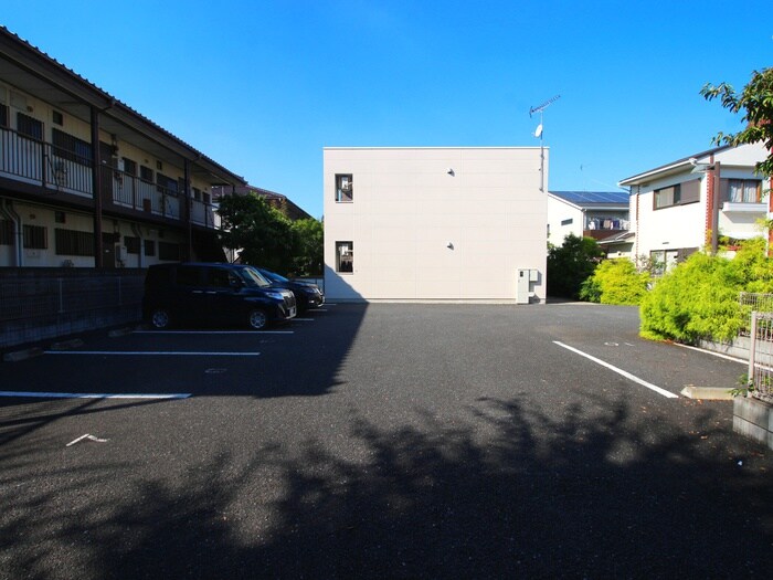 物件外観写真4　(駐車場)