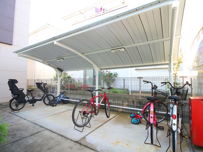 物件外観写真5　(駐輪場)