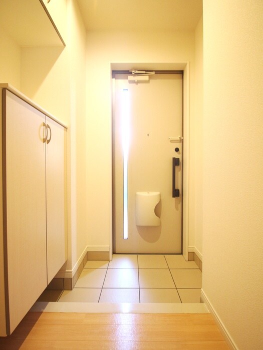 物件内観写真17　(玄関)