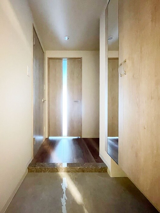 物件内観写真13　(玄関)
