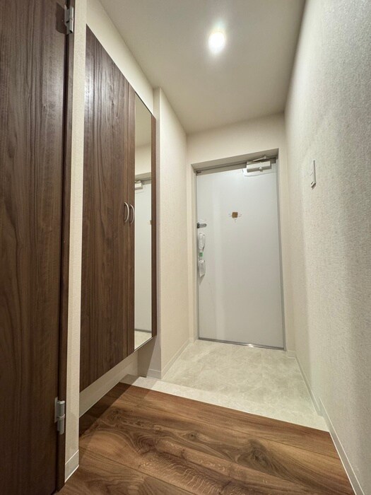 物件内観写真15　(玄関)