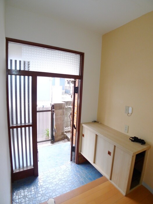 物件内観写真14　(玄関)