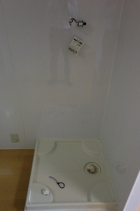 物件内観写真13　(洗濯機置場)