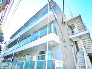 バーディートライホームズ２外観写真