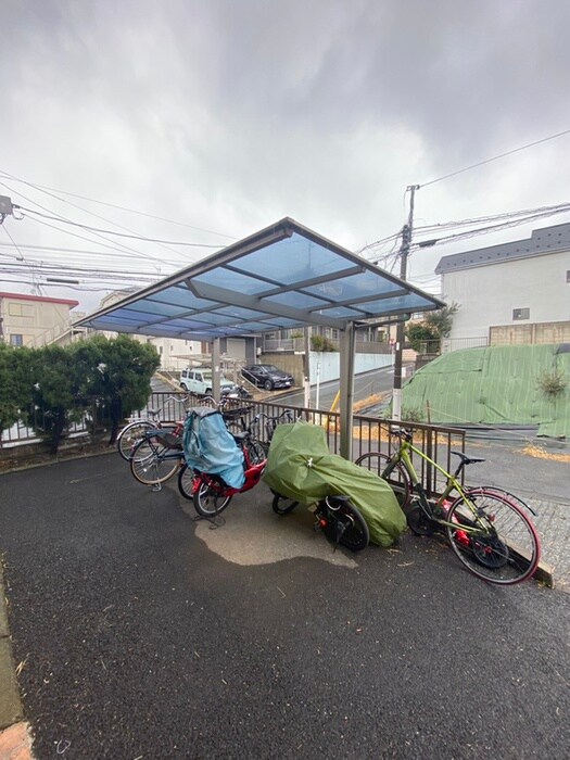 物件外観写真5　(駐輪場)