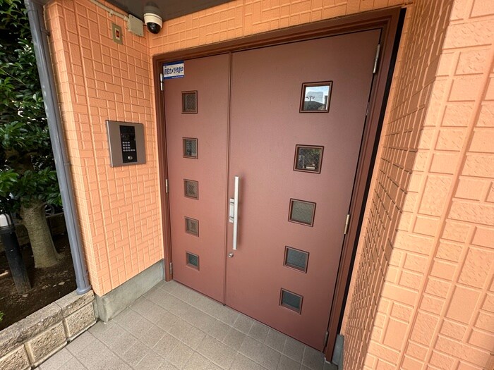 物件外観写真4　(エントランス部分)