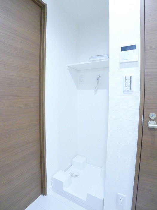 物件内観写真18　(洗濯機置場)