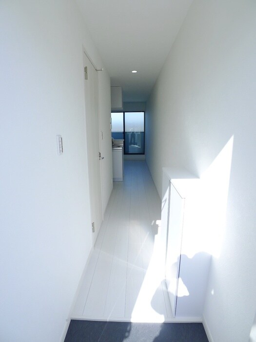 物件内観写真12　(玄関)