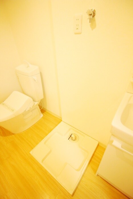 物件内観写真12　(洗濯機置場)