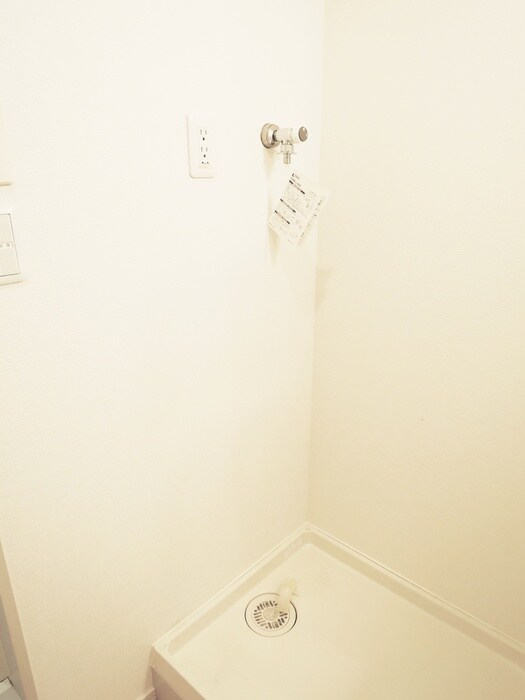 物件内観写真12　(洗濯機置場)