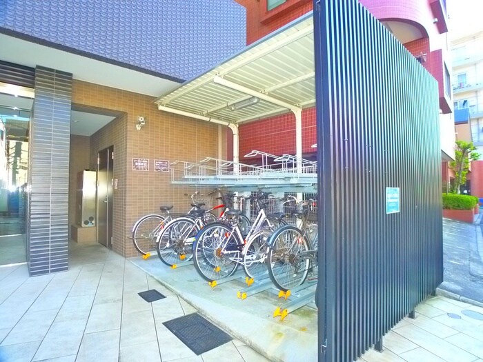 物件外観写真4　(駐輪場)