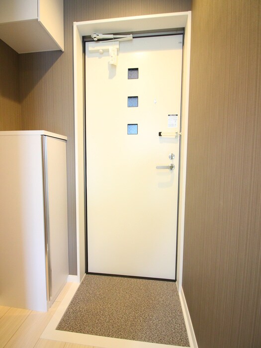 物件内観写真17　(玄関)