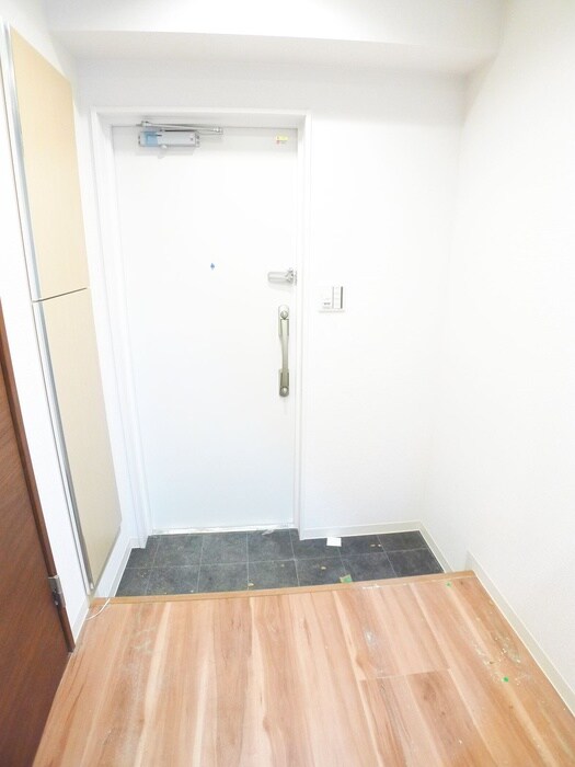 物件内観写真17　(玄関)