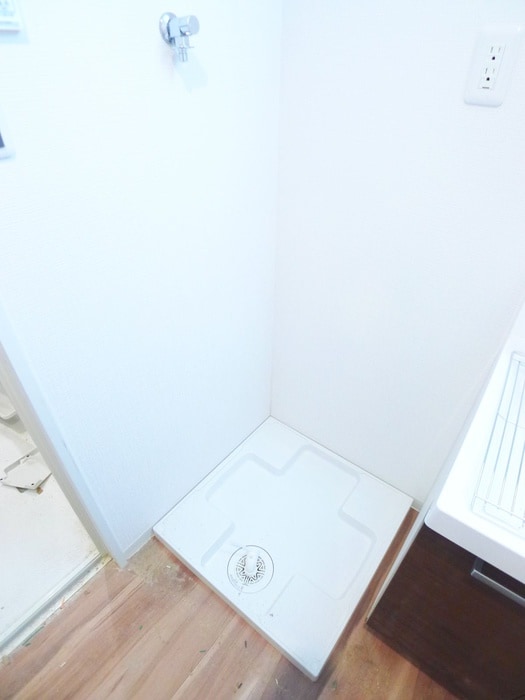 物件内観写真18　(洗濯機置場)