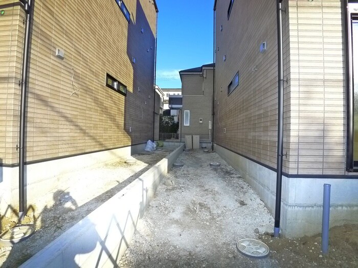 物件外観写真4　(エントランス部分)