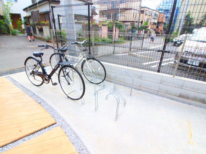 物件外観写真3　(駐輪場)