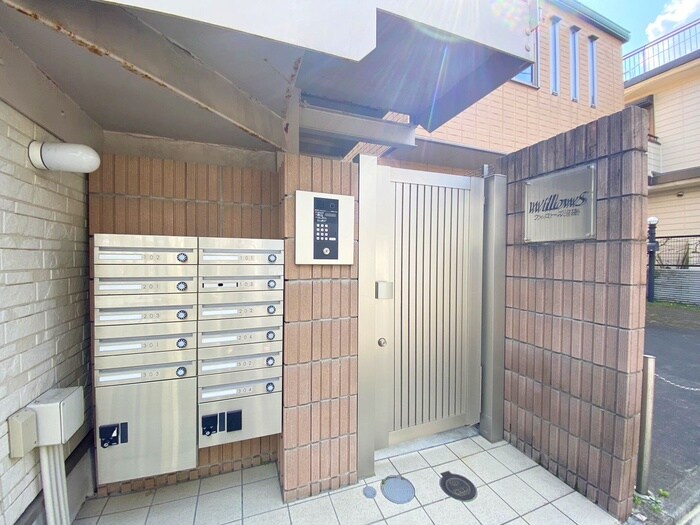 物件外観写真3　(エントランス部分)