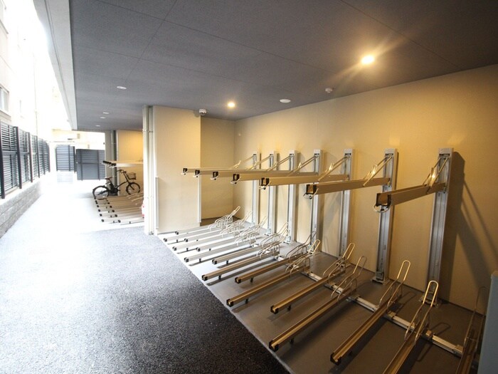 物件外観写真3　(駐輪場)