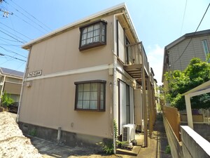 ファミーユ島村外観写真
